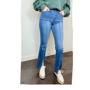 NWT Boutique split hem/split front stretchy high waisted 90s retro vintage jeans
